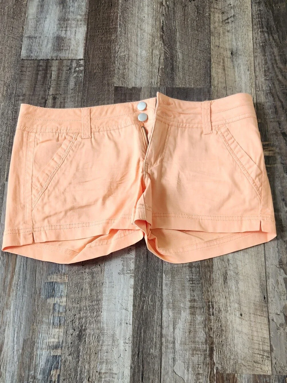 Buckle Peach Short Denim-Style Cotton Shorts